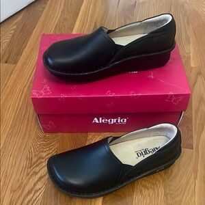 Alegria Women's Black Slip-On Shoes